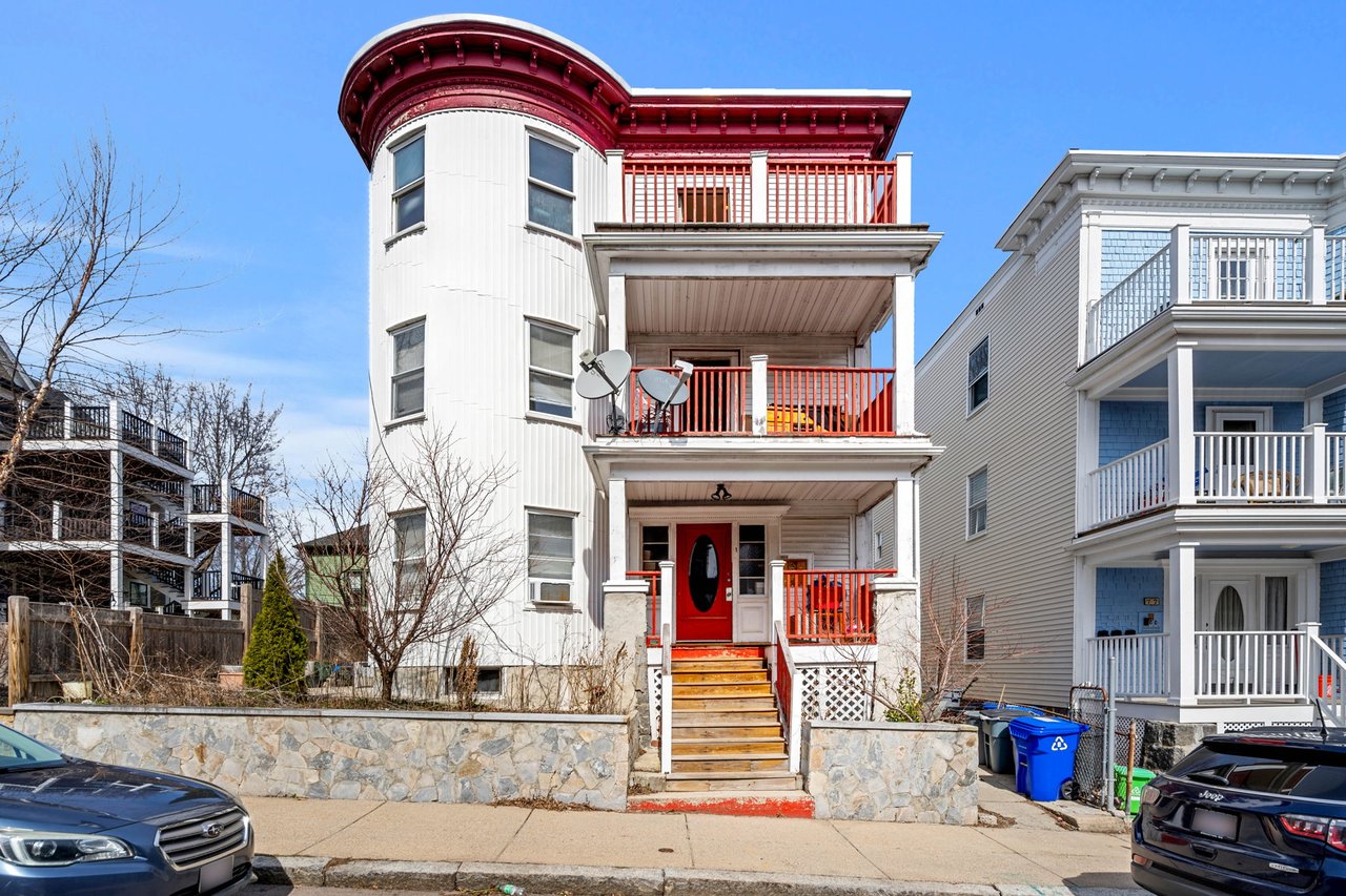 81 Sawyer Ave