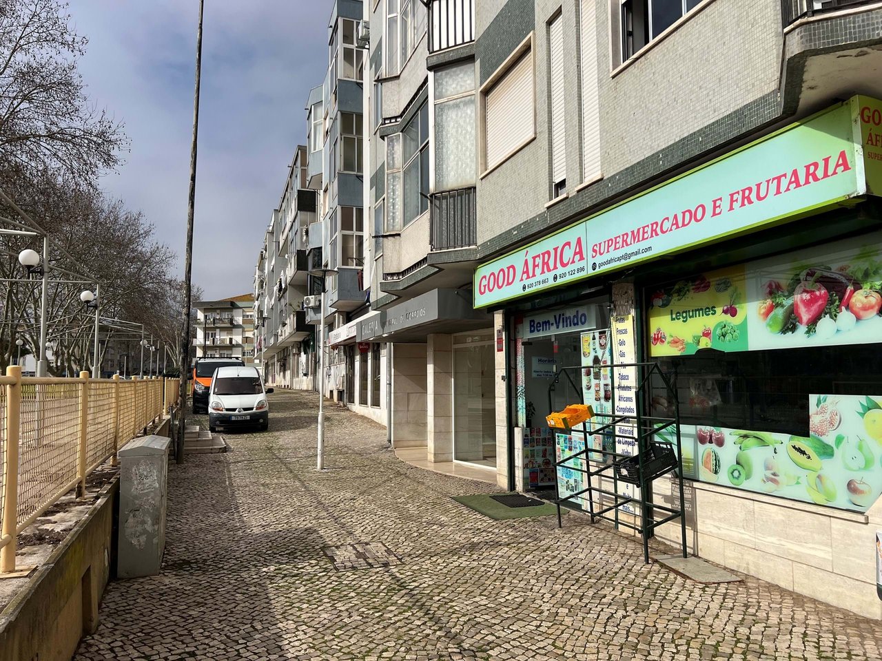 Prime Commercial Space Near Lisbon – Tenant in Place – 5% Annual Return