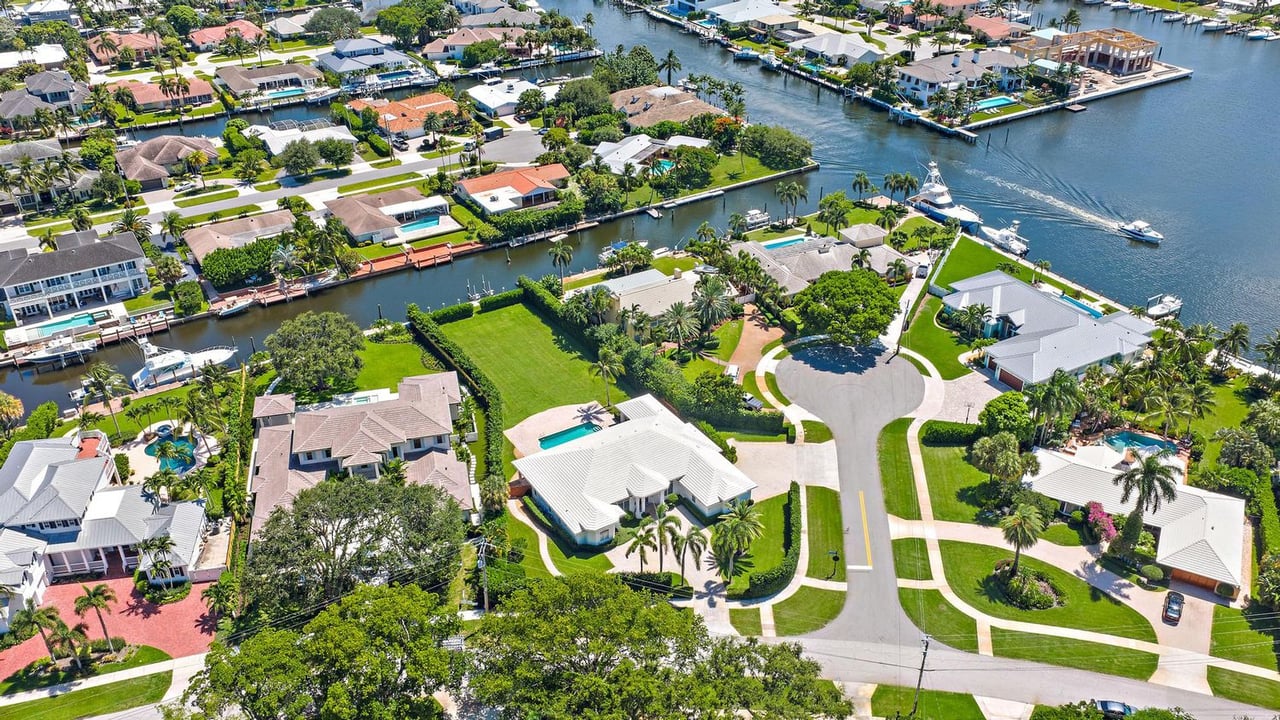 839 Country Club Dr