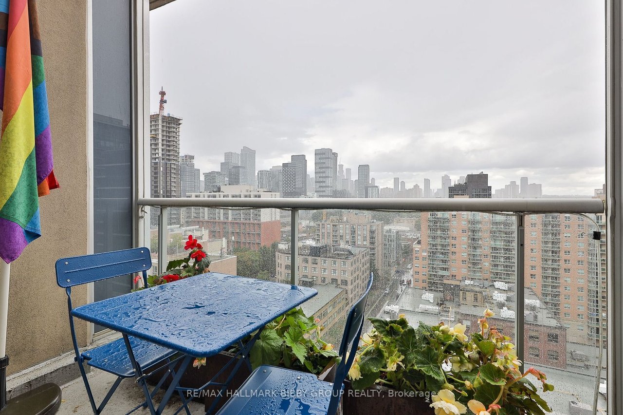 ST. LAWRENCE MARKET LUXURY FEATURE