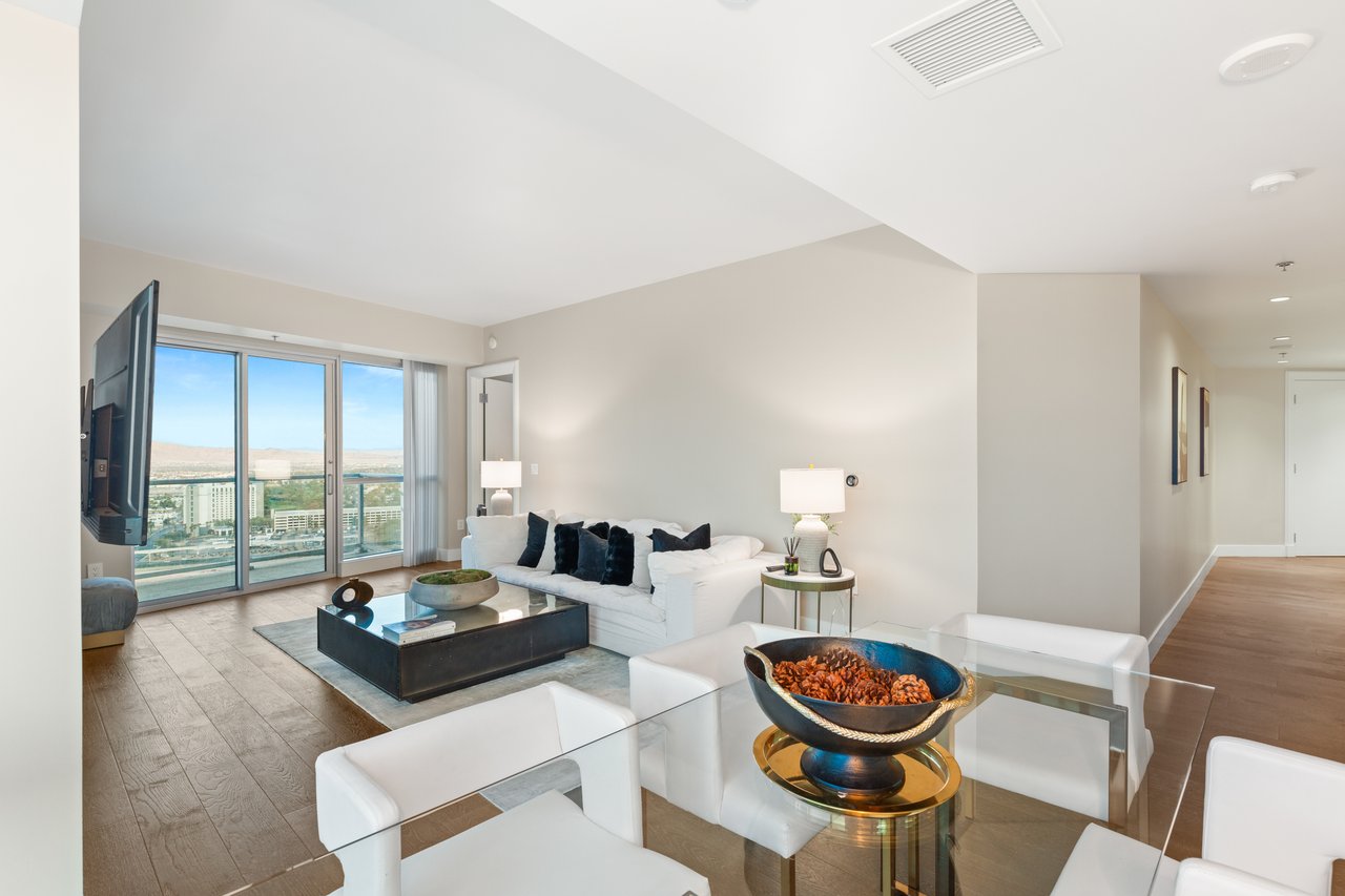 2700 Las Vegas Boulevard 2303