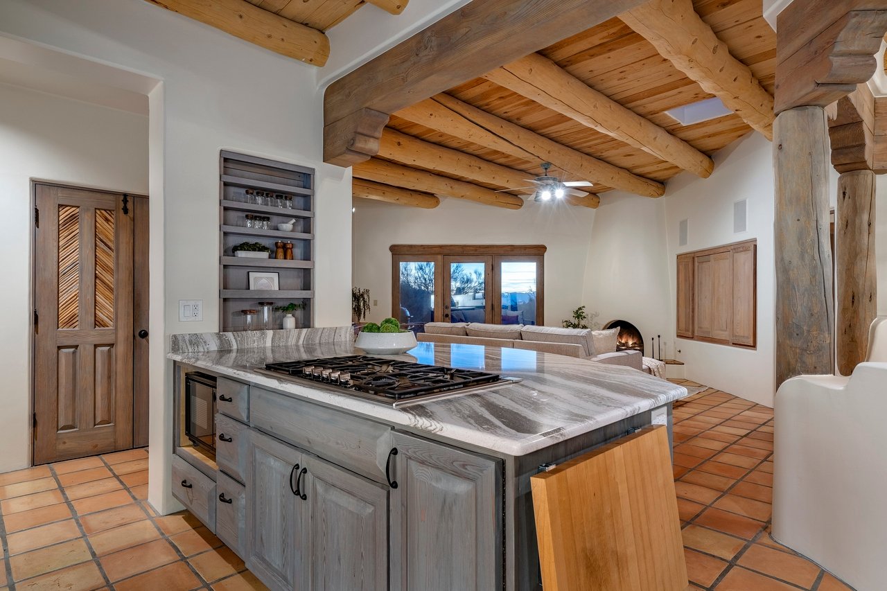 5115 N Corte De Catalonia