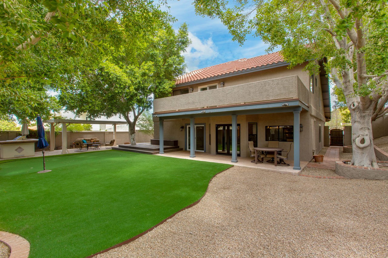 1067 E Seminole Dr.