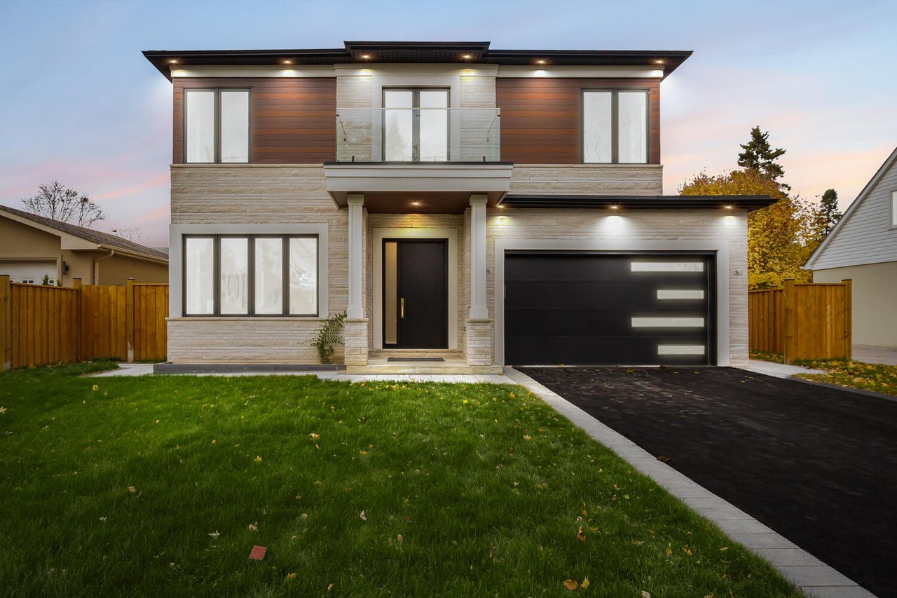 365 Jumna Ave, Mineola East