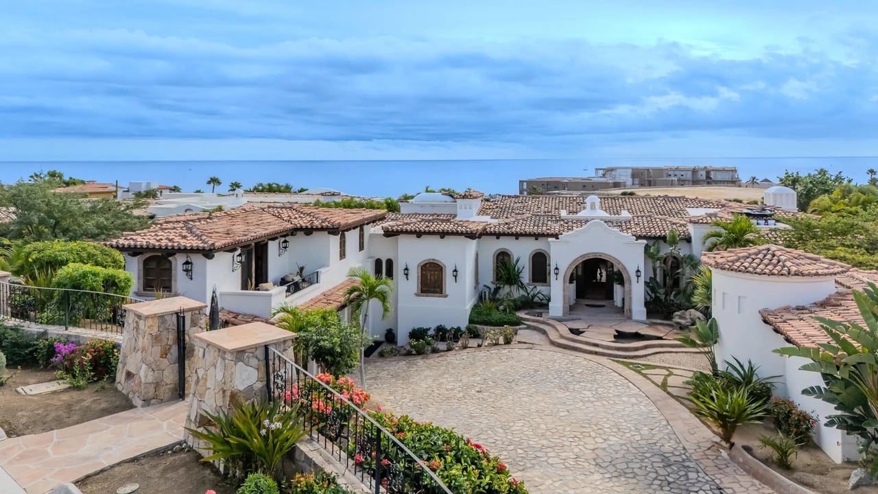 Luxury villas and custom homes in Cabo Del Sol with elegant architecture, privacy, and indoor outdoor living