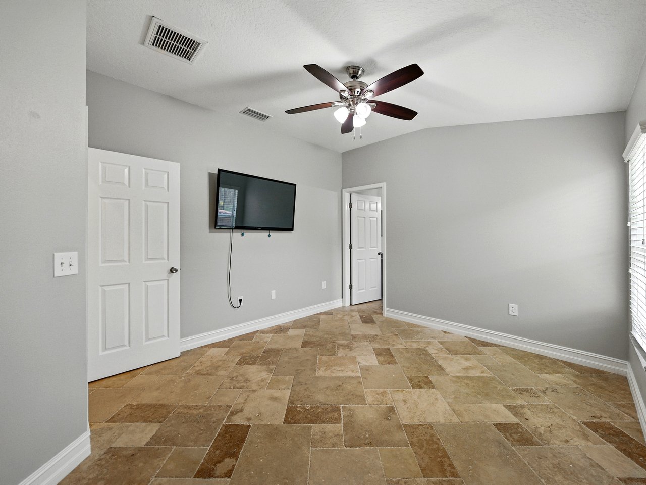 6957 BOULDER RUN LOOP