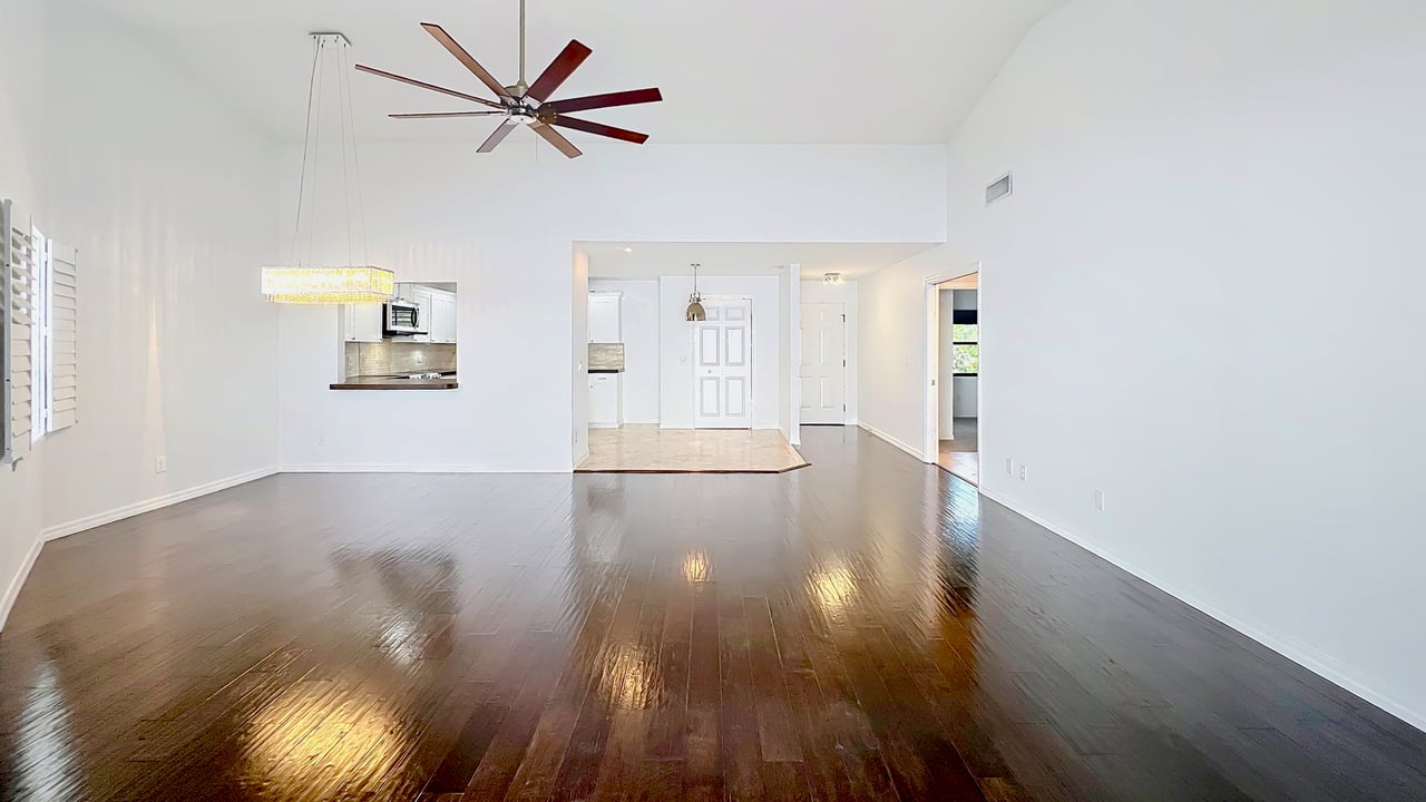 Luxury Lakefront Winter Park Condominium for Lease