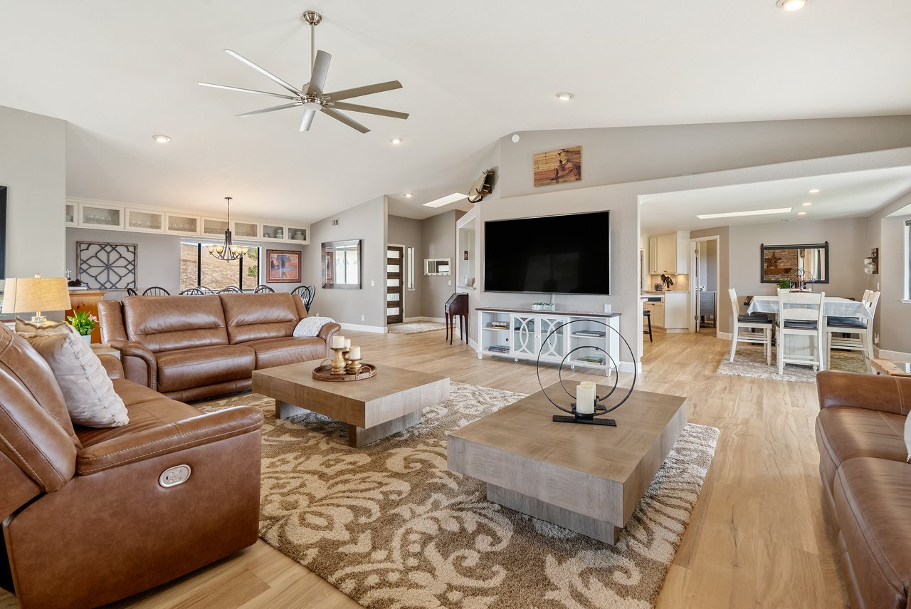 Soak in the View - Dive into Luxury