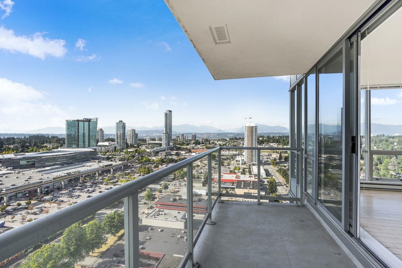 2704-13688 100 Avenue, Surrey