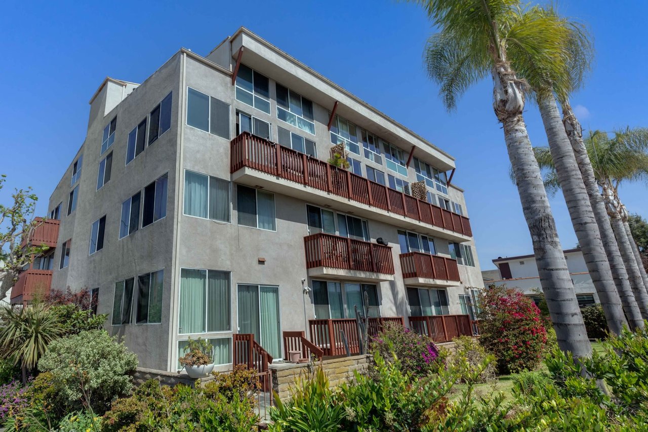 100 S Venice Blvd Unit: 4