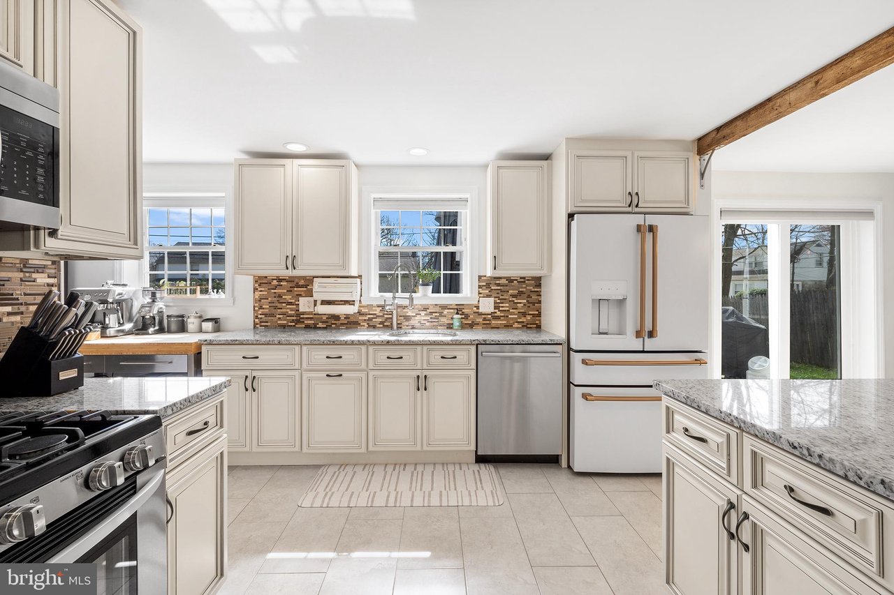 141 Barrie Rd