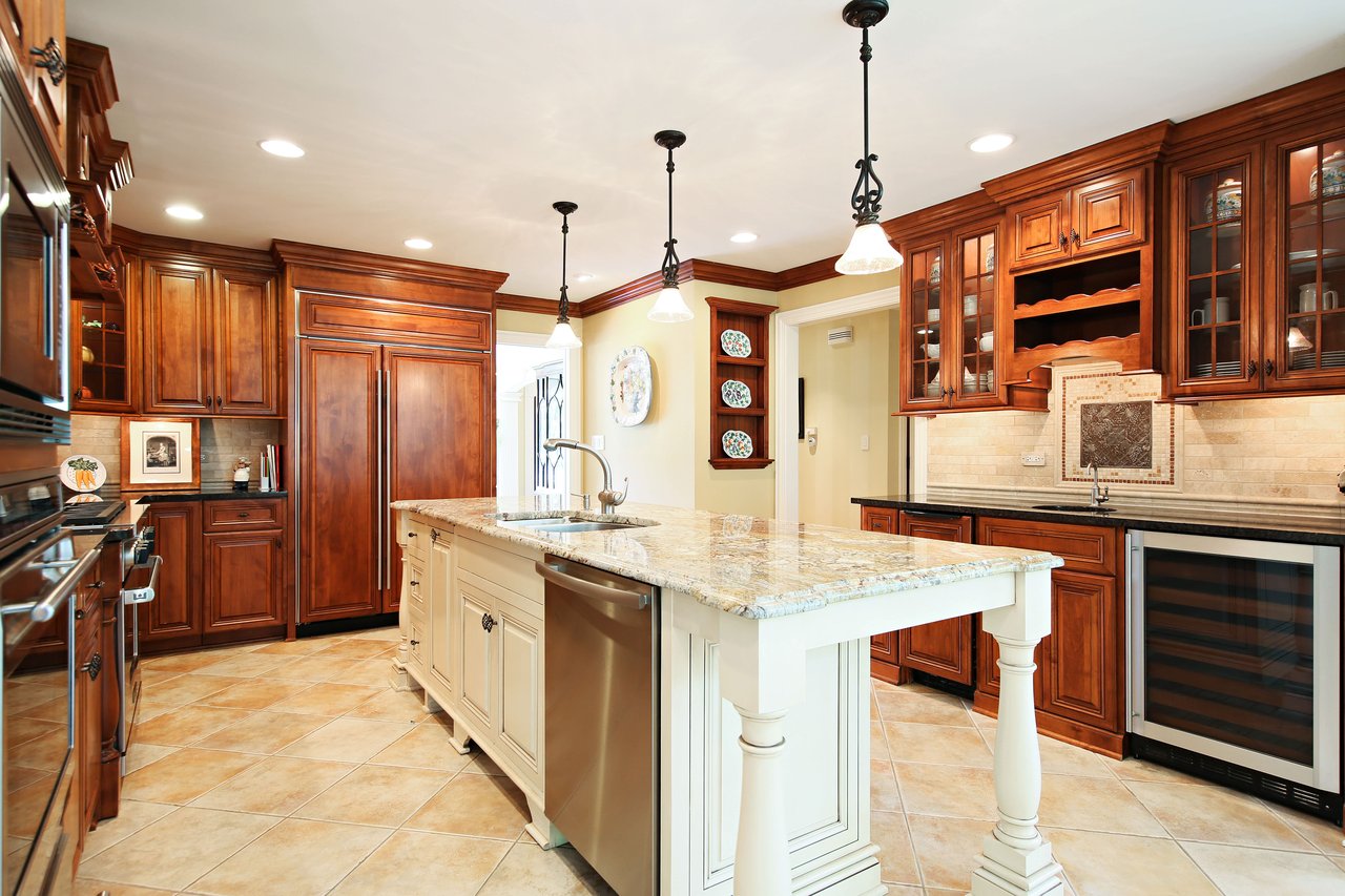 Gorgeous Home on Quiet Cul-De-Sac