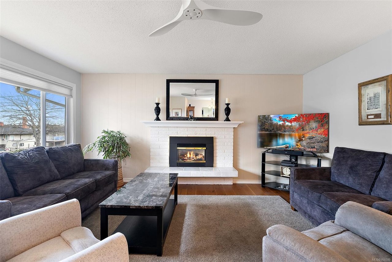 728 Porter Rd, Esquimalt