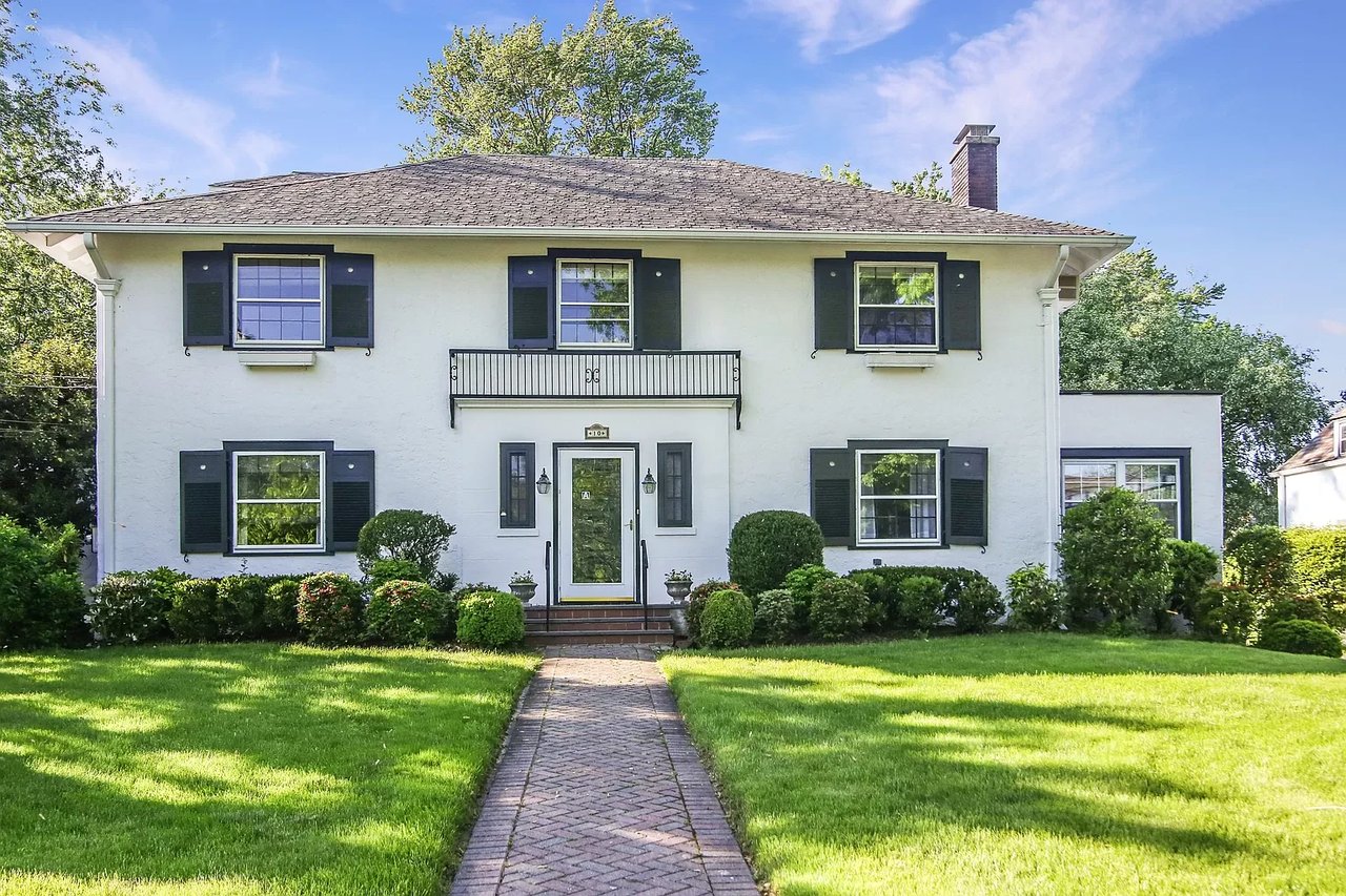 10 Easton Ave