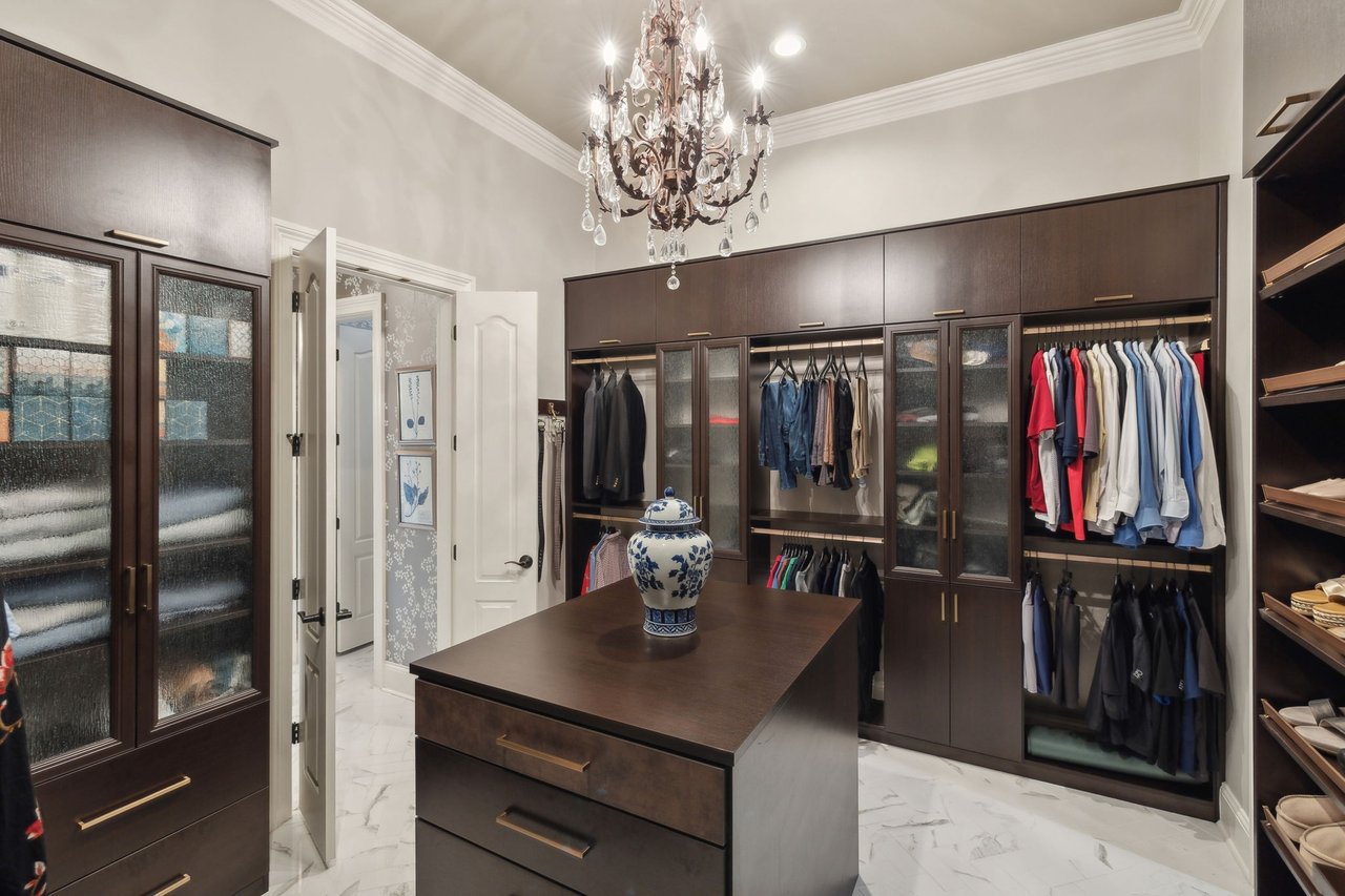 1025 Falling Leaf Cir