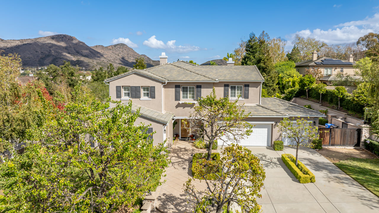 484 Via Helena Newbury Park CA