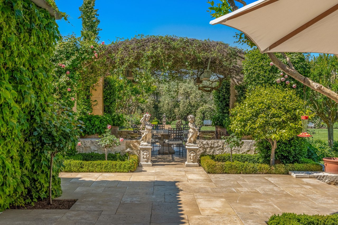 Mills Lane, St. Helena