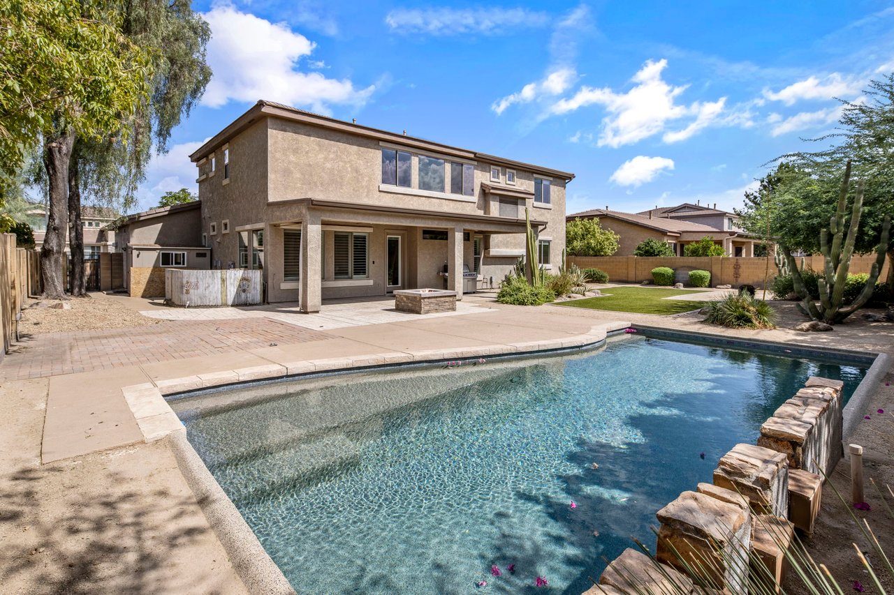 315 E Mary Ln