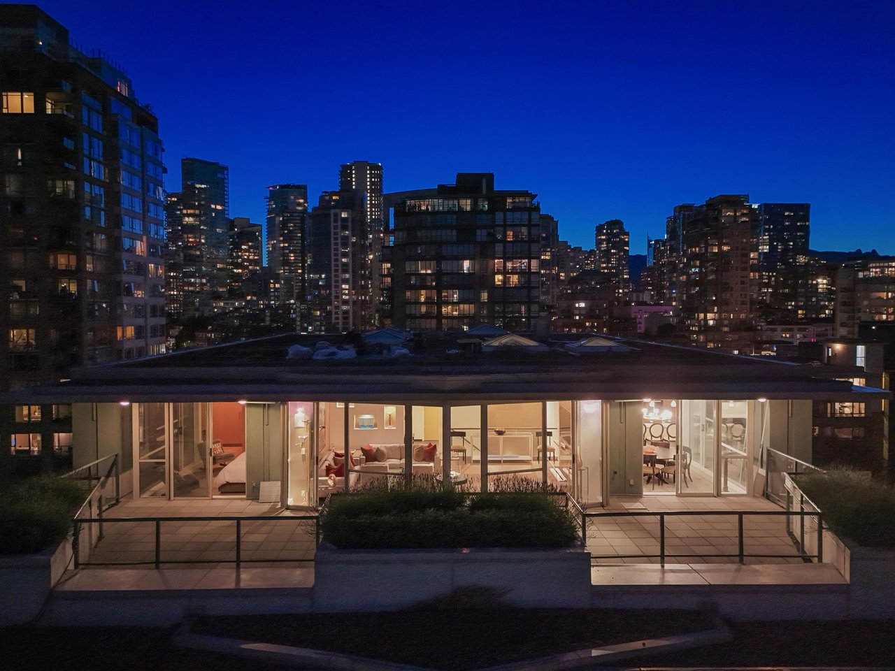 1006-1288 Marinaside Cres