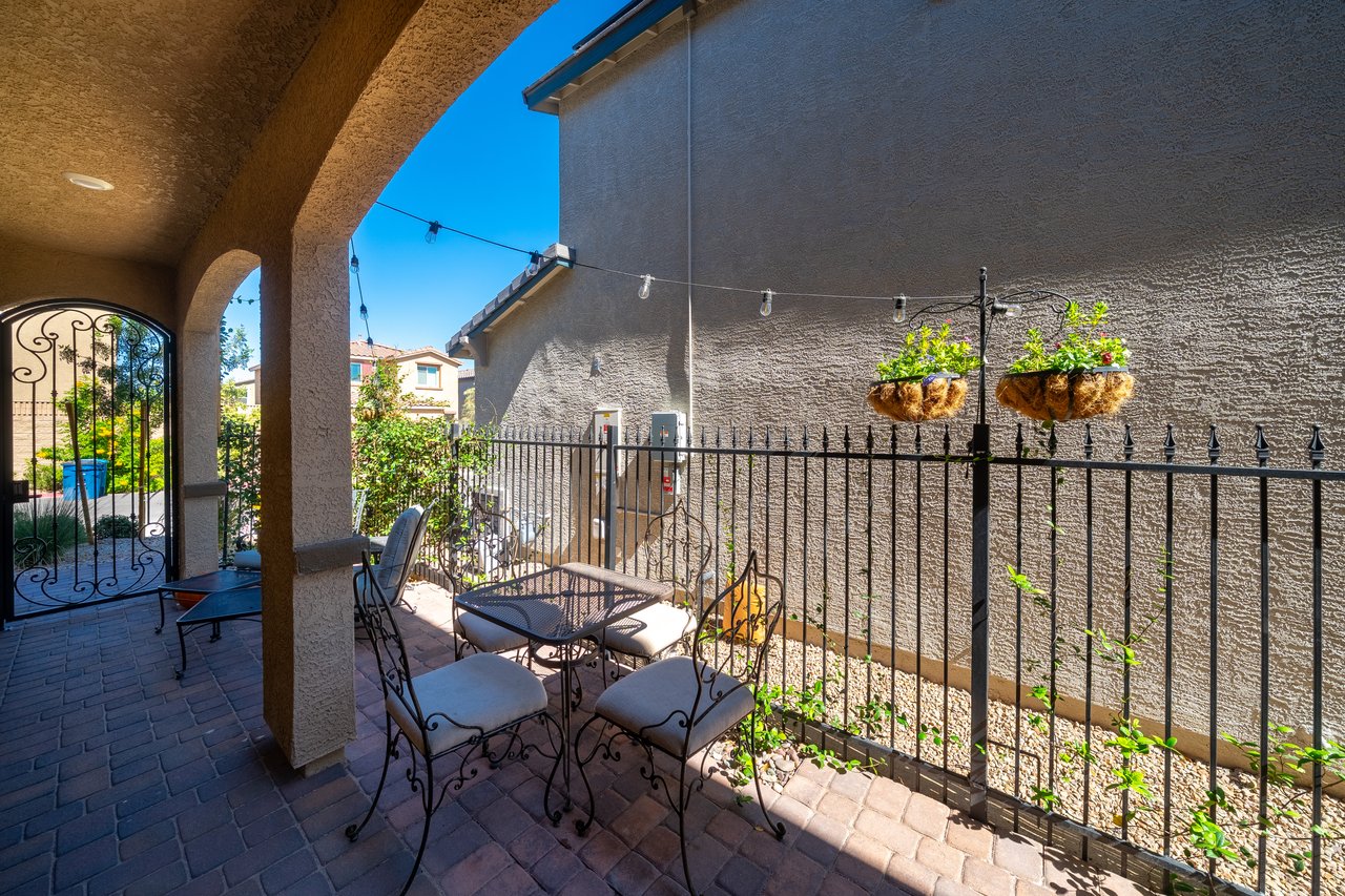 10983 Cambridge Lakes Ave