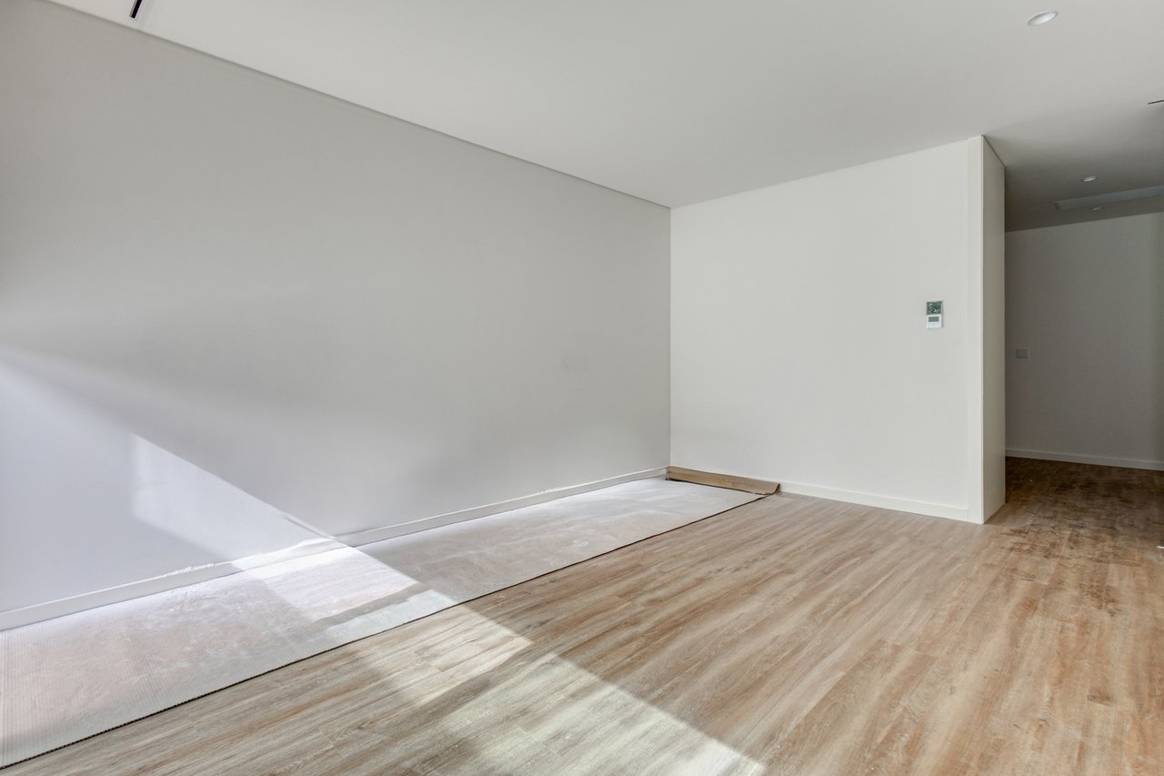 Contemporary 3-Bedroom Luxury Villa with Pool and Large Basement in Palmeira, Braga