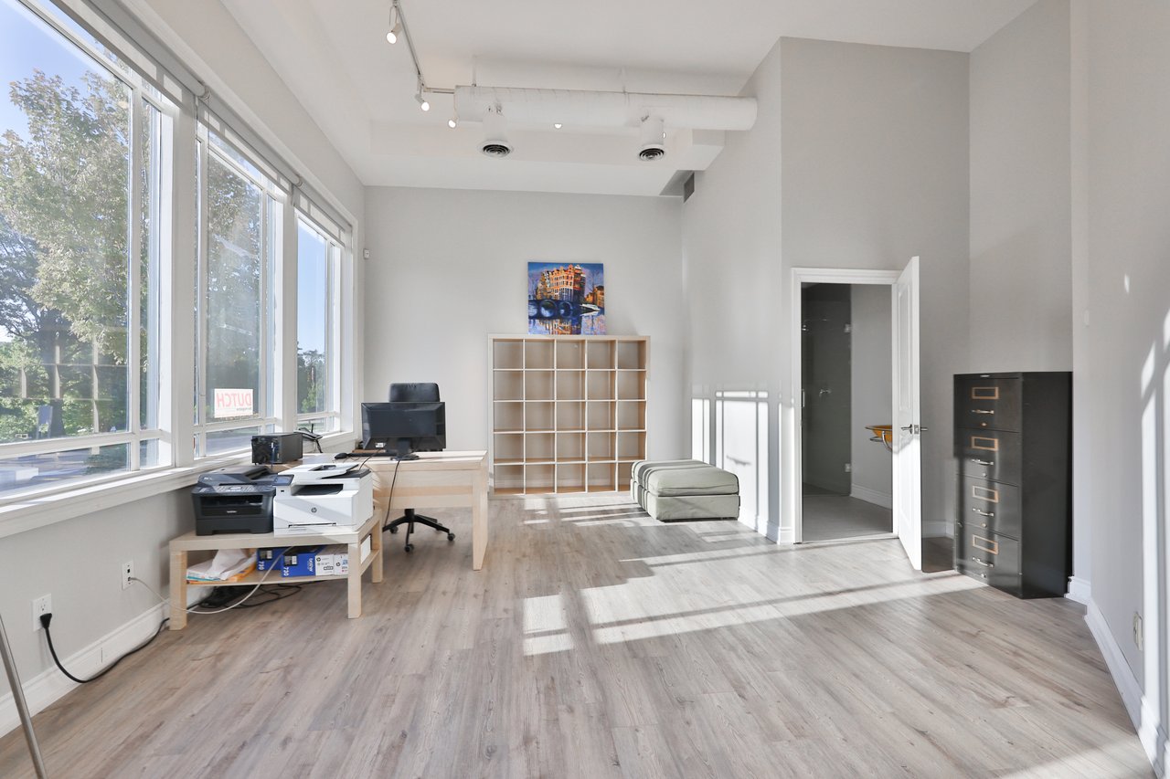 8-120 Bronte Road, Oakville 