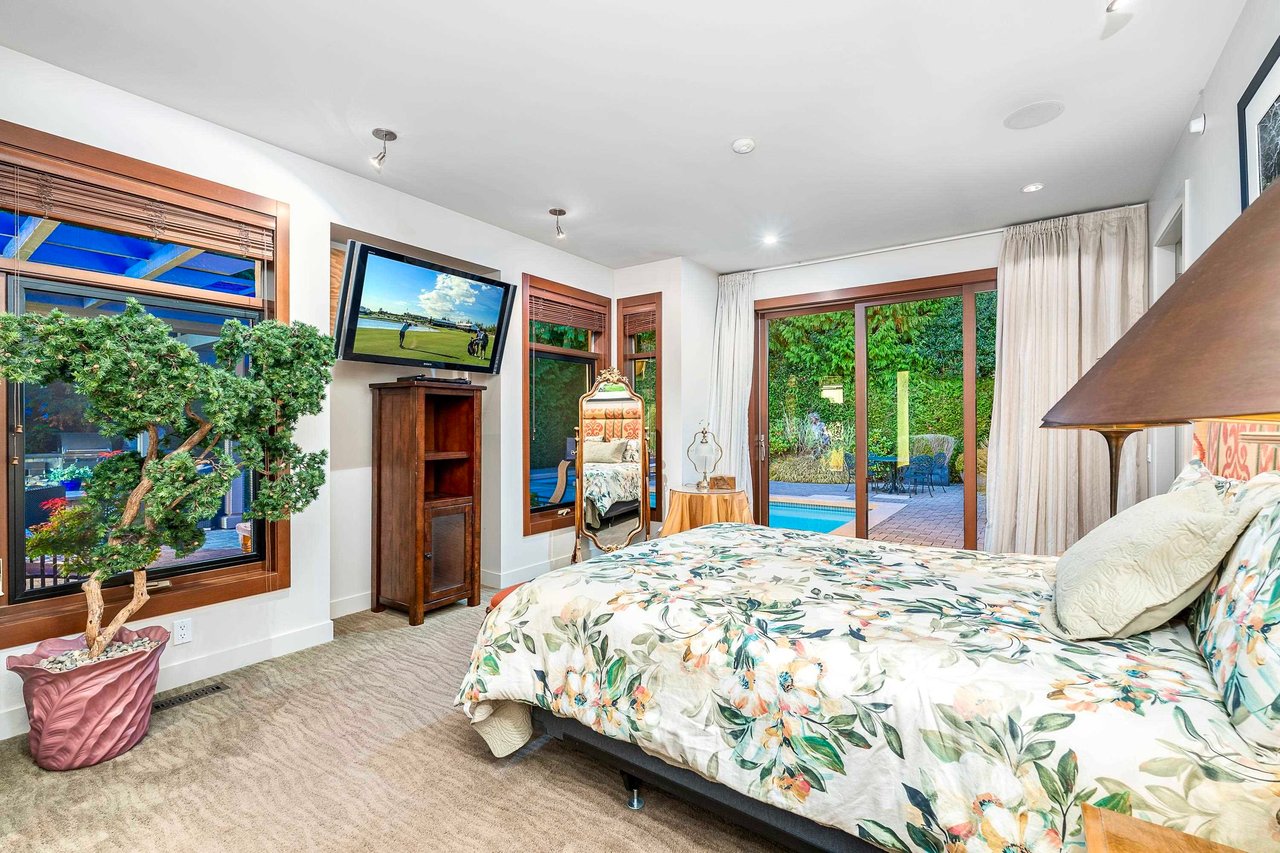 389 MOYNE DR