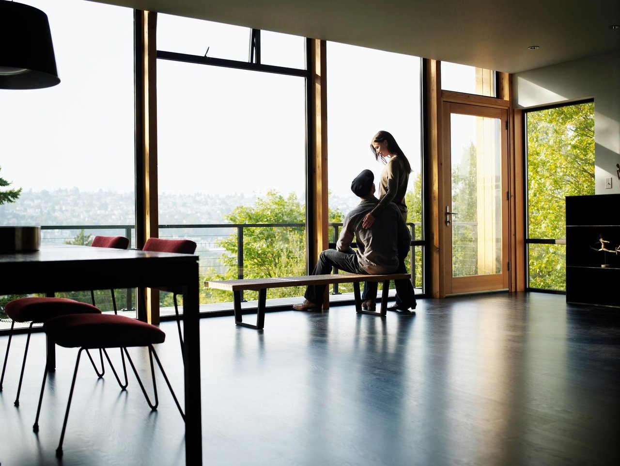 🏡 Why Wealthy Buyers Often Hold Real Estate Longer Than Everyone Else