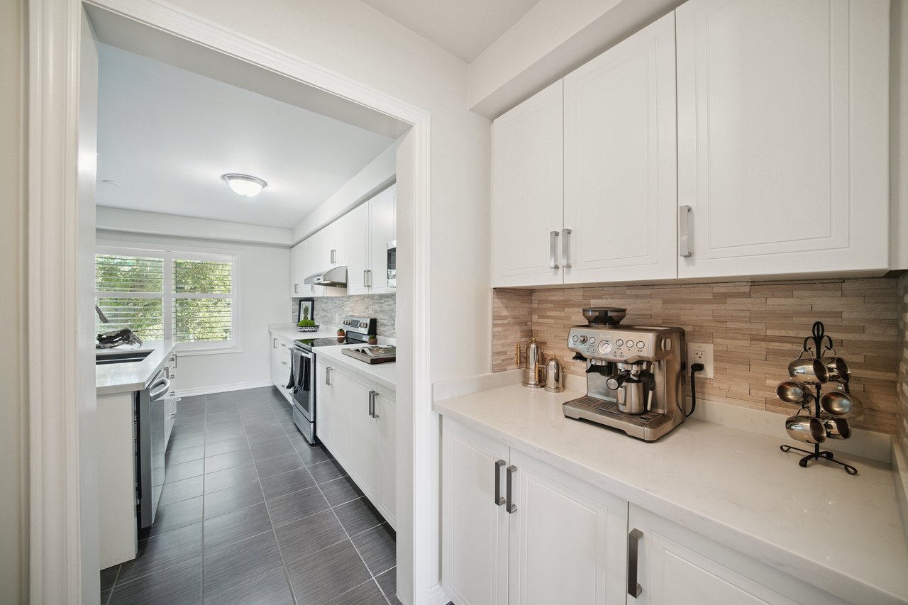 GORGEOUS TOWNHOME