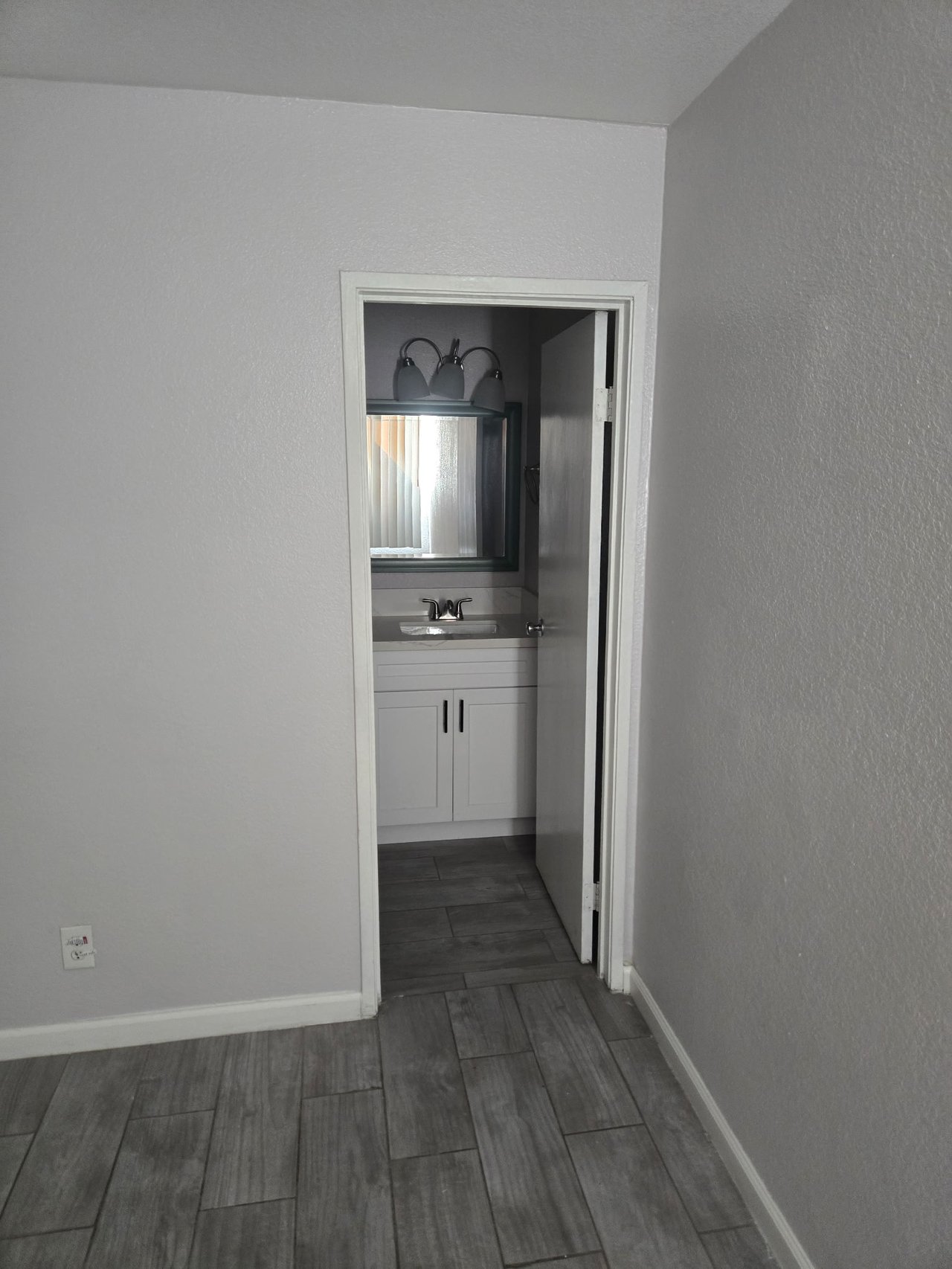 33 Gold Bar Court #B