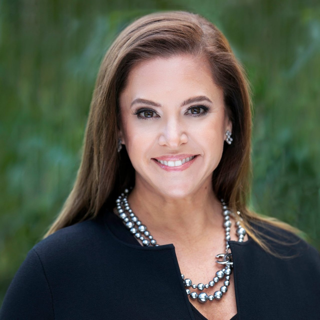 Kara Cugno Greenwich, CT Real Estate Agent Headshot