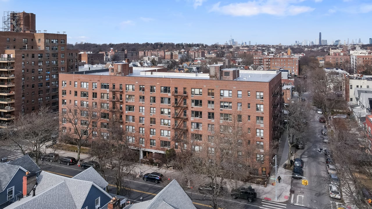 415 Beverly Rd unit 3B