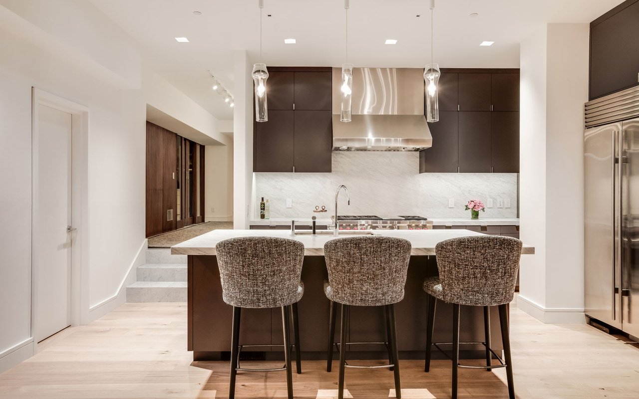 Two-Level Contemporary Nob Hill Apartment