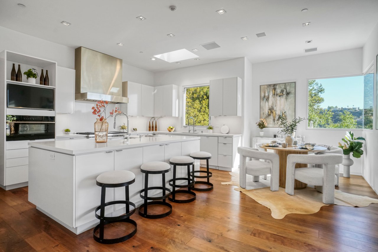 1116 Linda Flora Drive