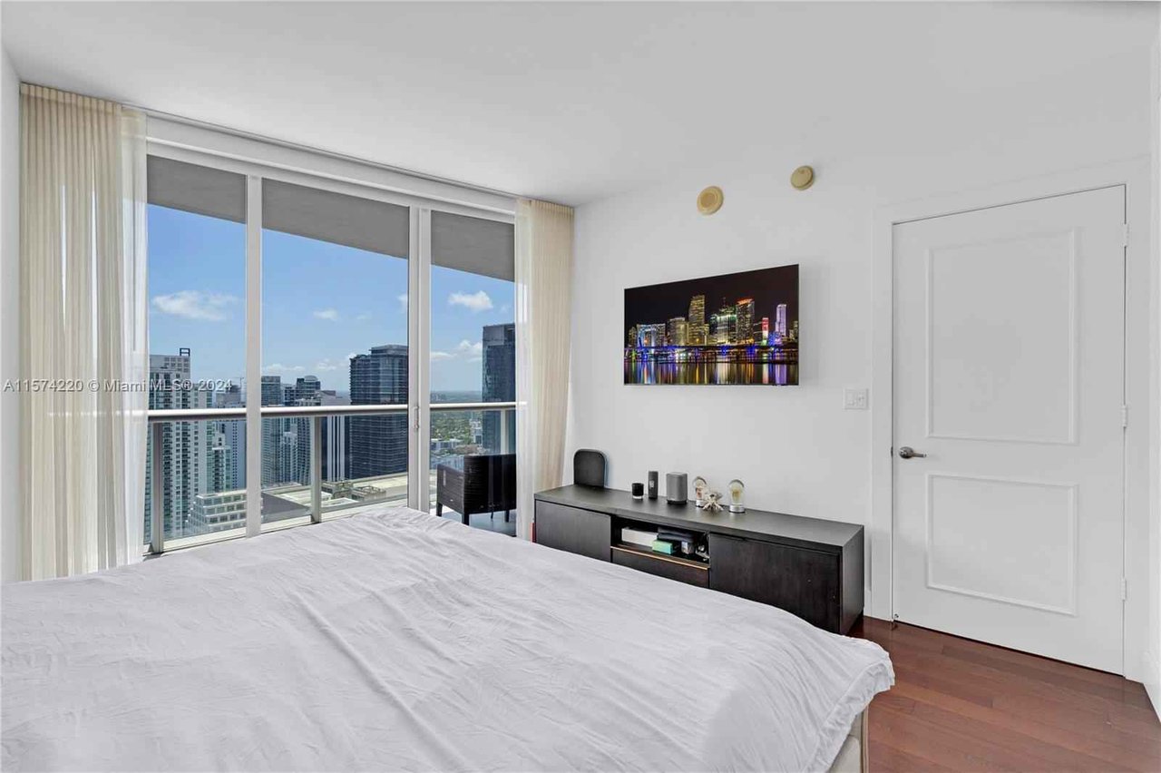 495 Brickell Ave Unit 5405