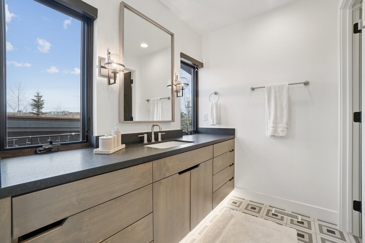 6768 Golden Bear Loop