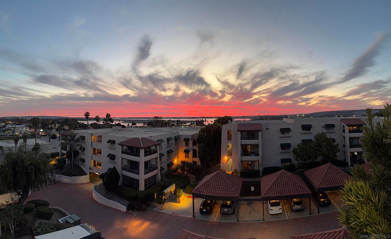 2530 Clairemont Dr 311