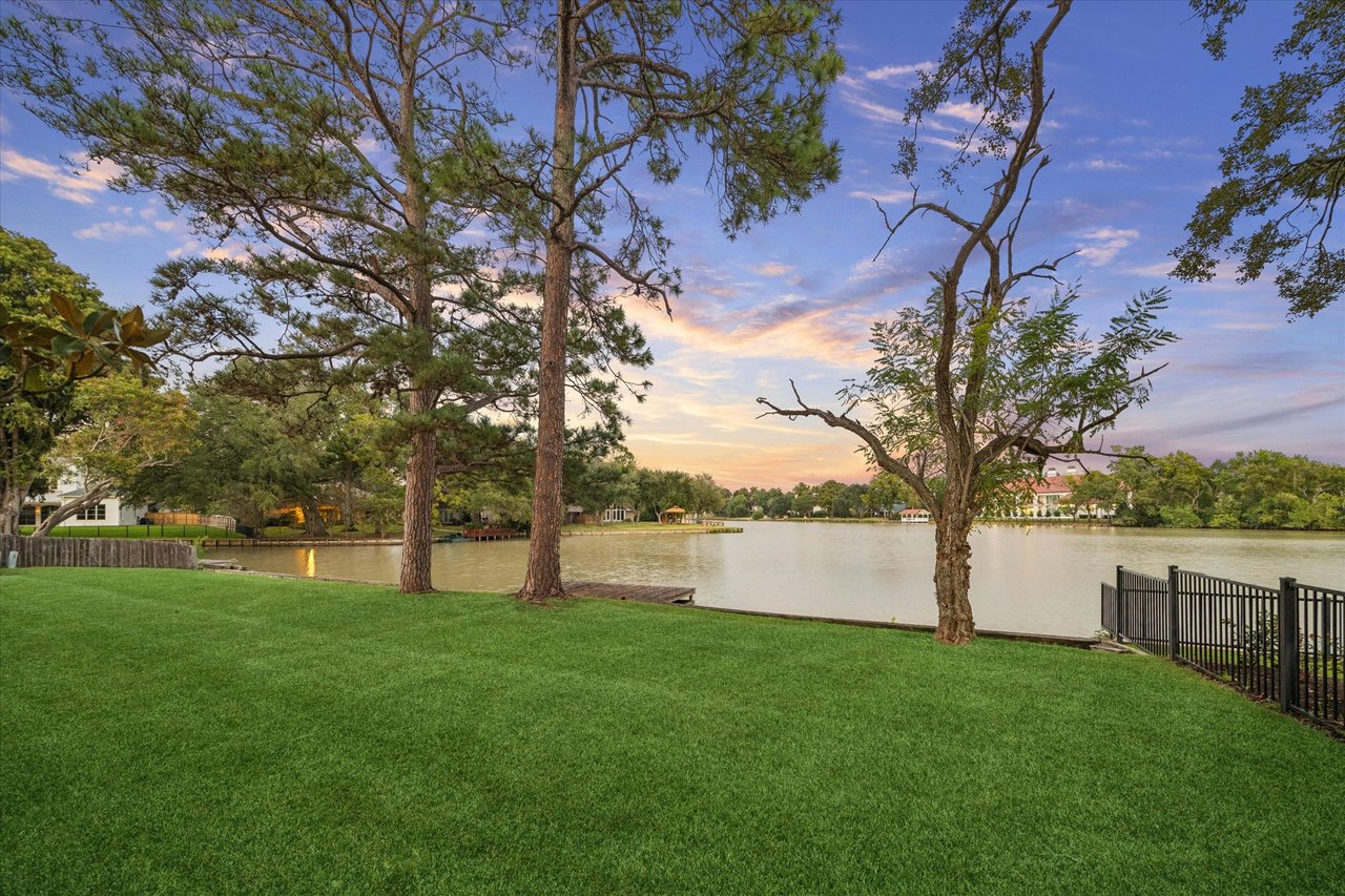 Private Listing: 411 Lombardy Dr