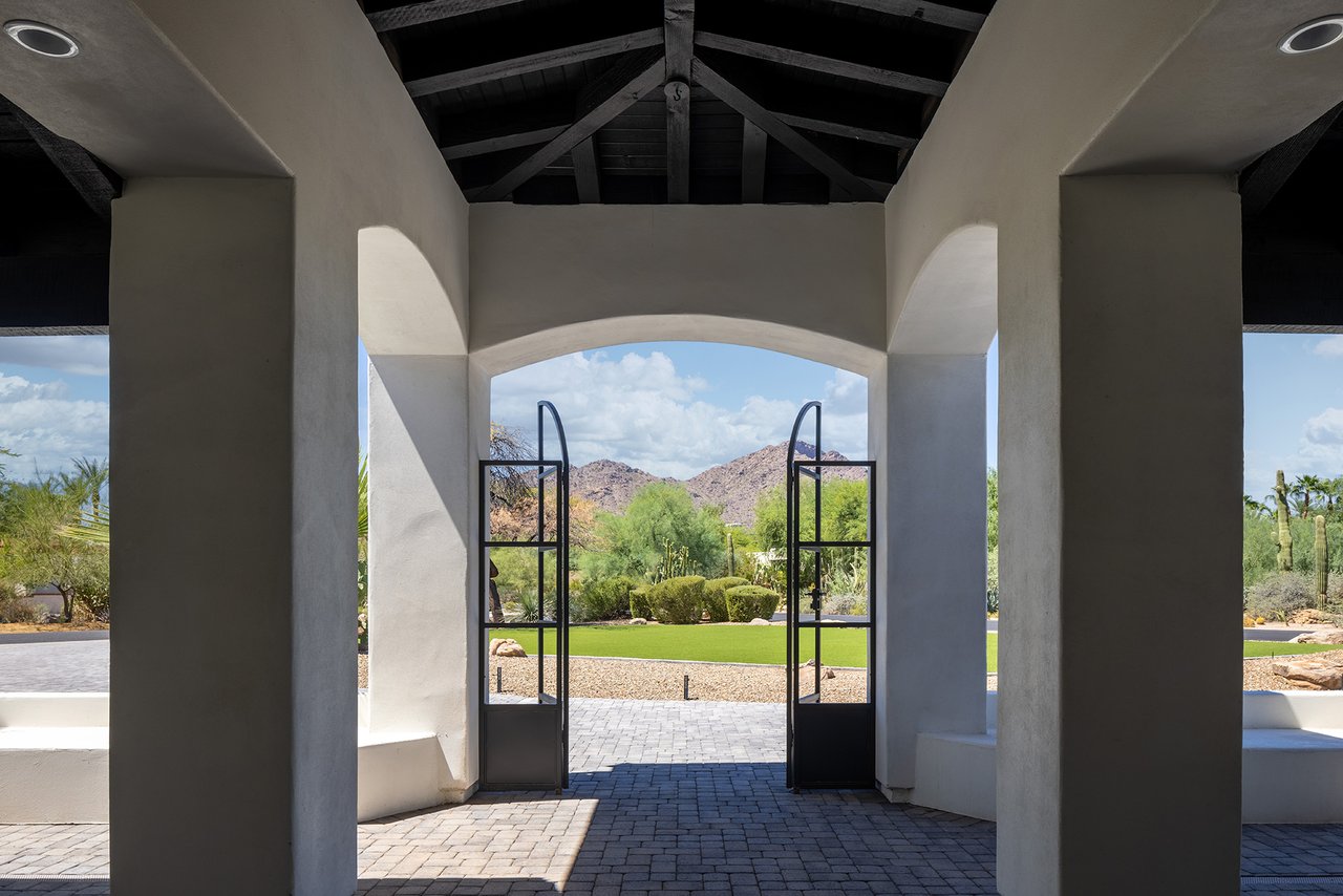 6718 E SAN JUAN Avenue