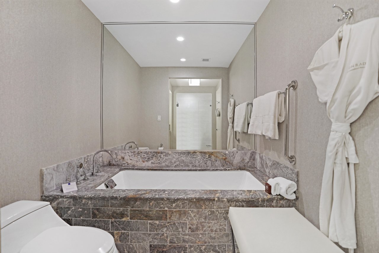 The Ocean Resort Residences (Conrad Fort Lauderdale Beach)