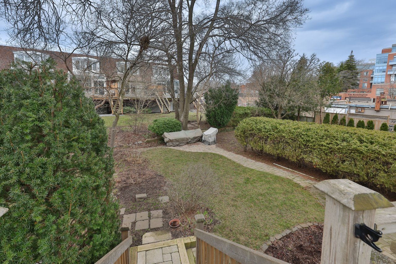 86 Forsythe Street, Oakville