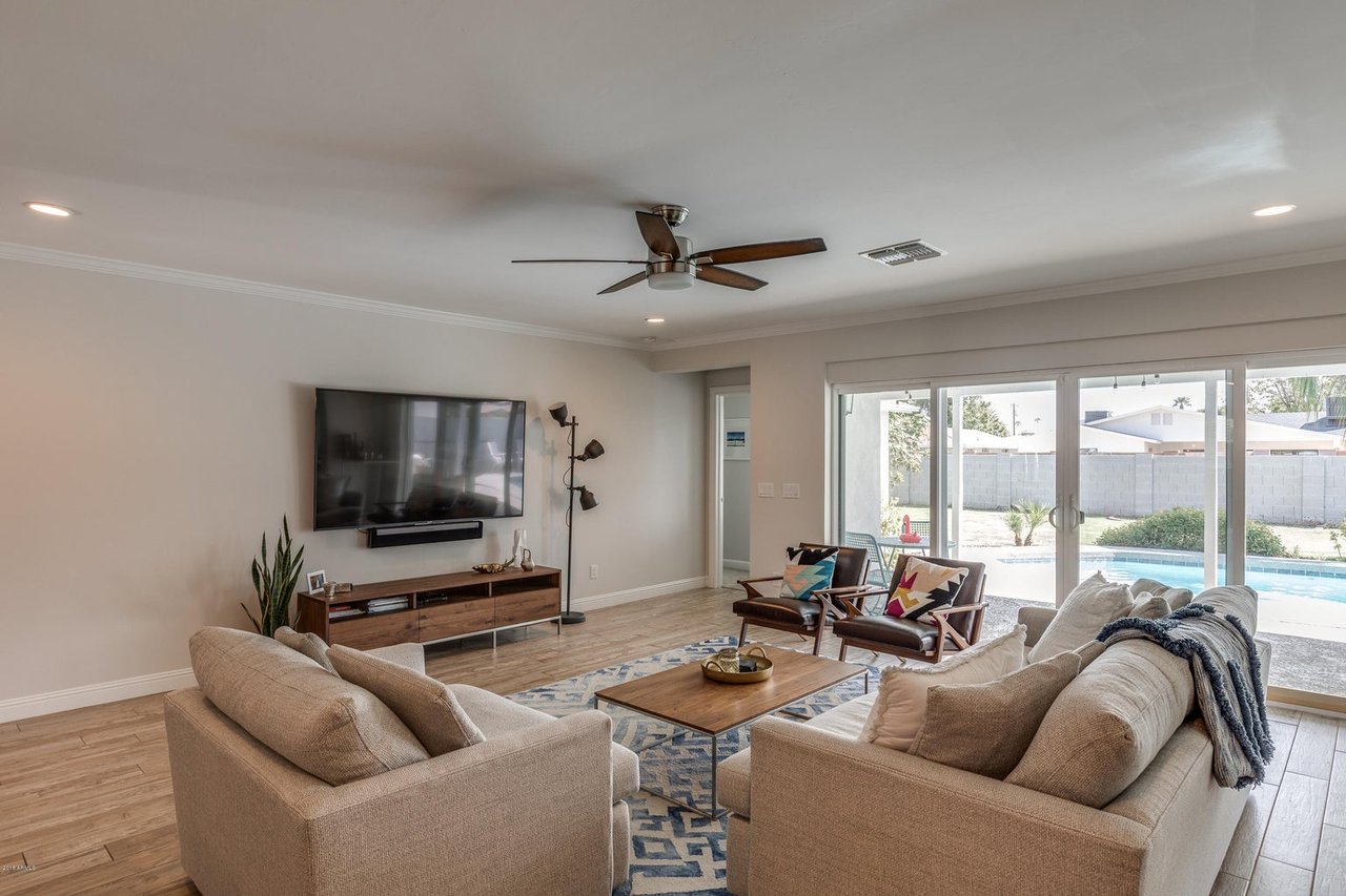 4009 E AVALON Dr
