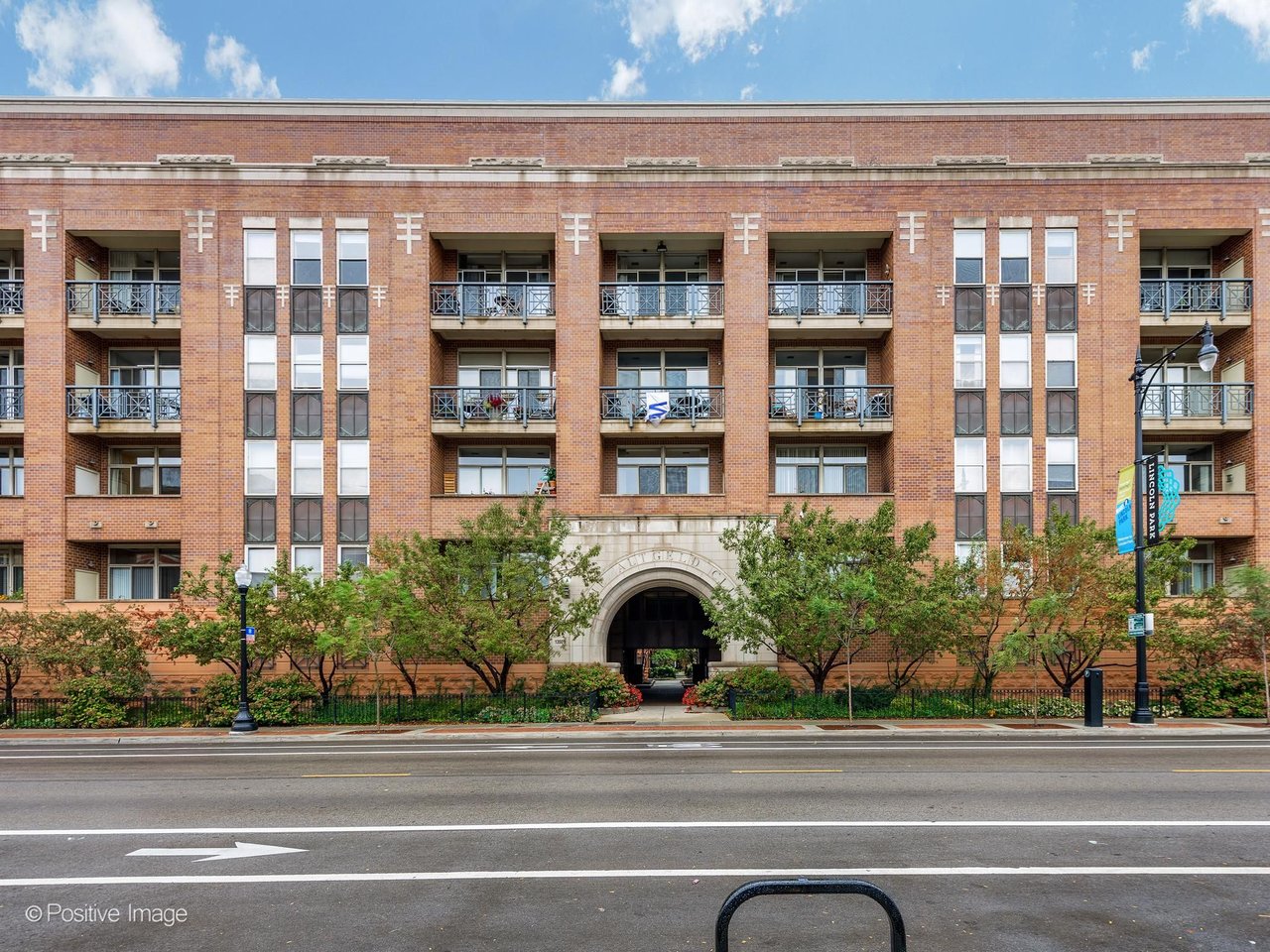 1350 W Fullerton Unit 210