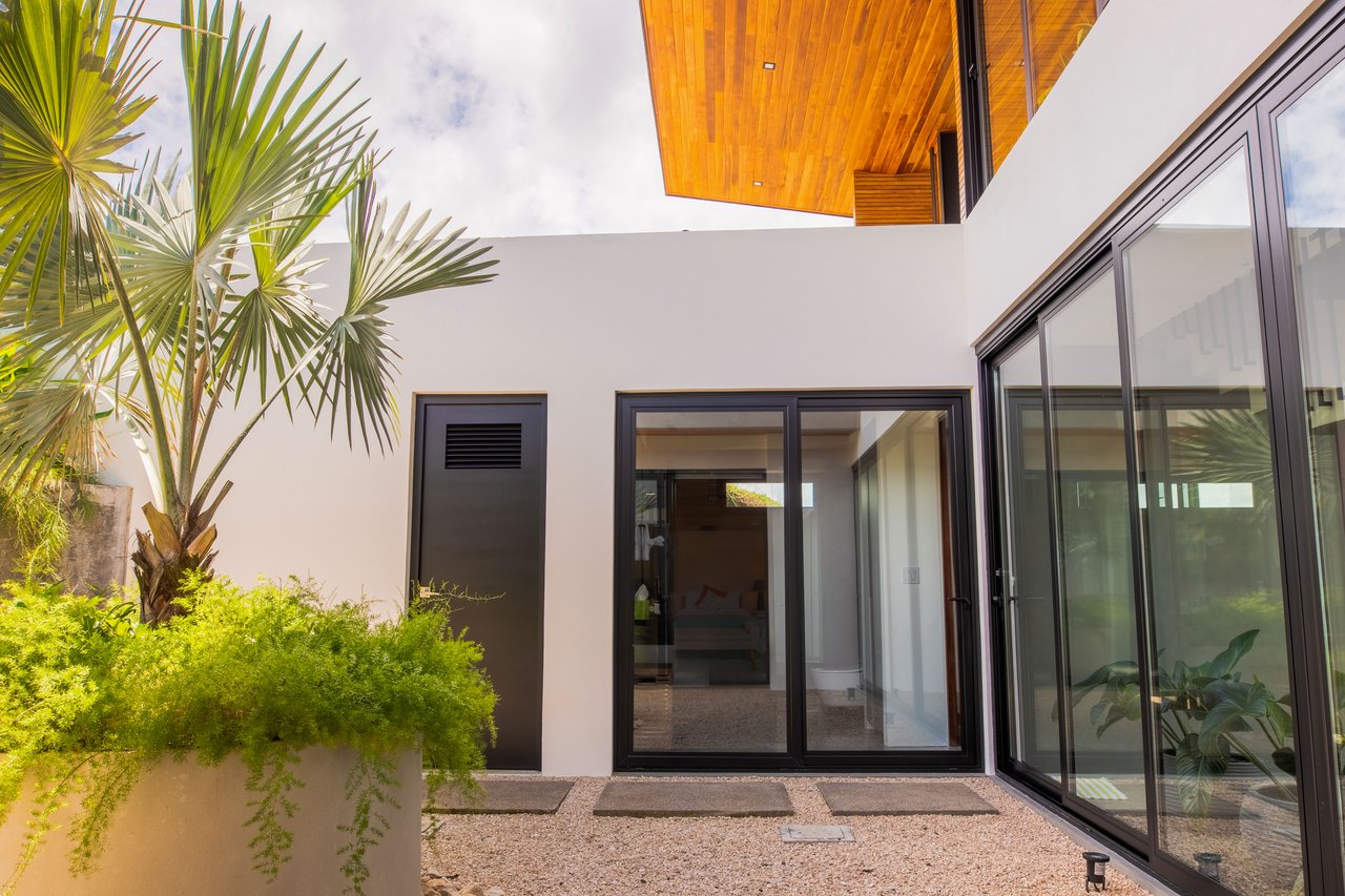 GARDEN HOUSE