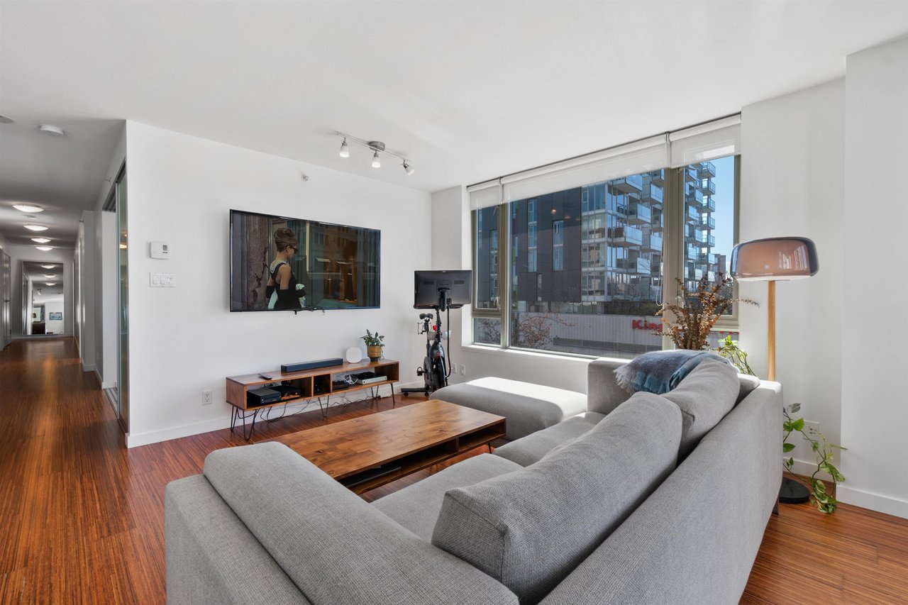 509-328 E 11th Ave