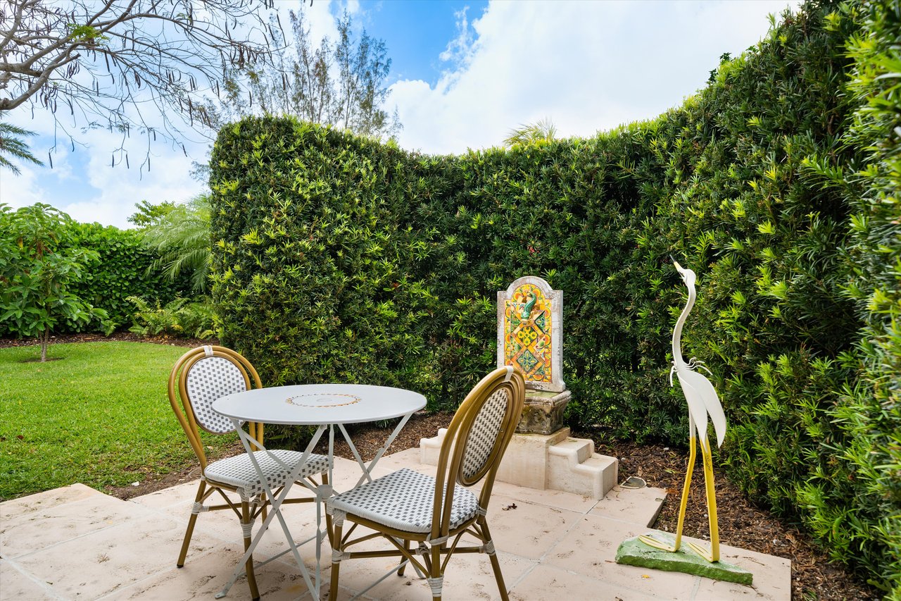 Little Southern Comfort in Lyford Cay