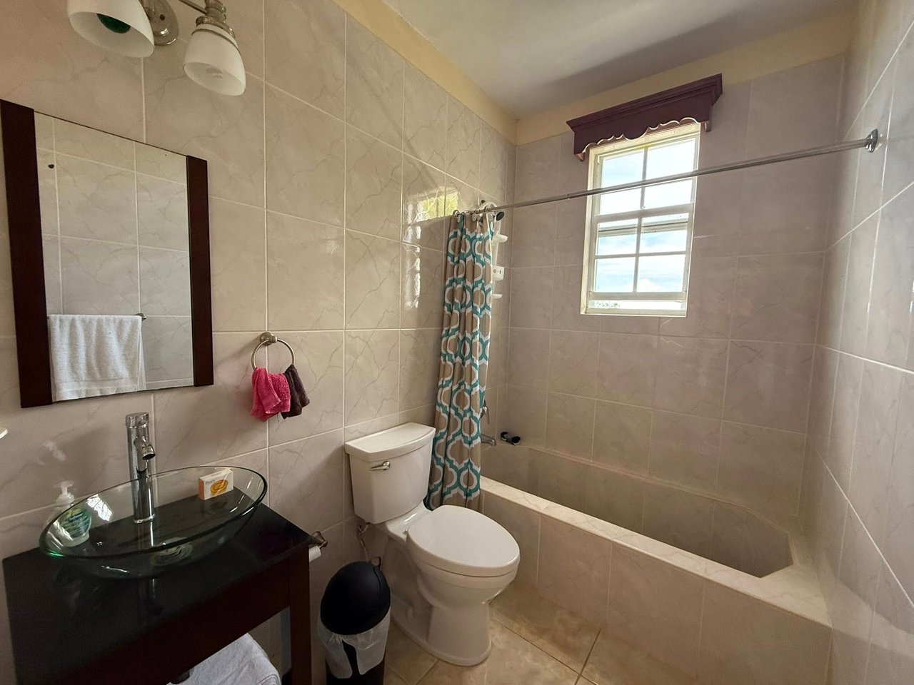 1073 Fort Hill 2 Bedroom Apartment