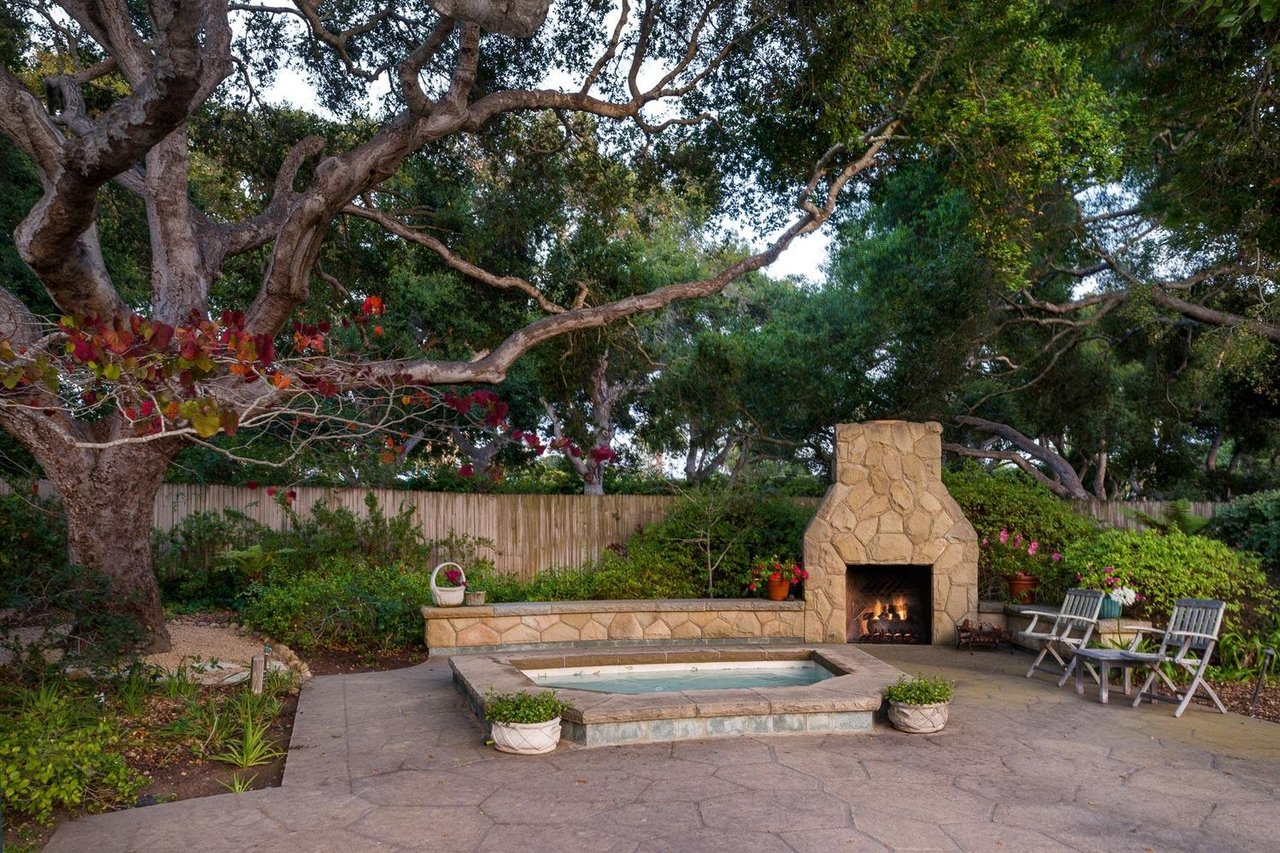 1530 Roble Dr