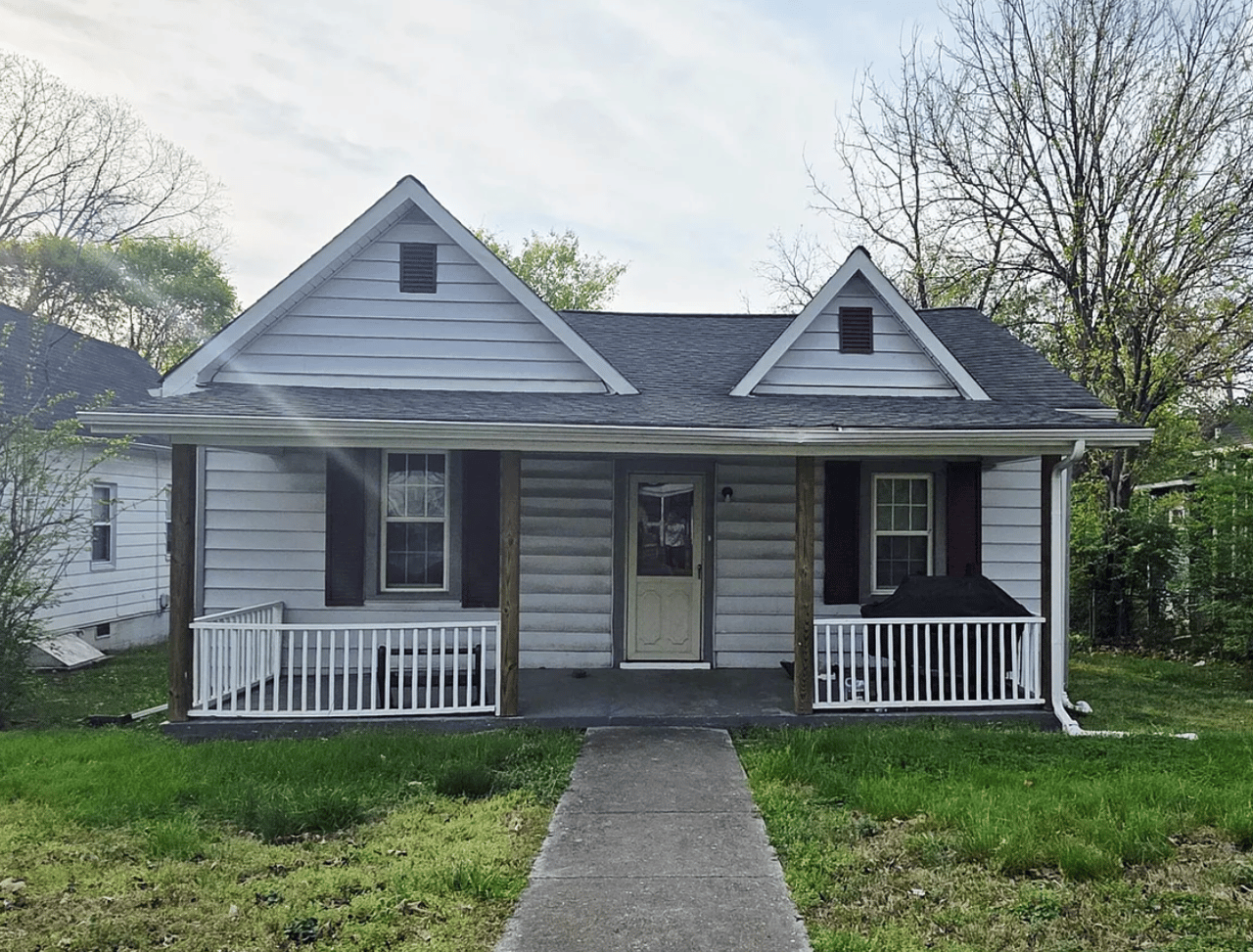 406 E Quincy Avenue