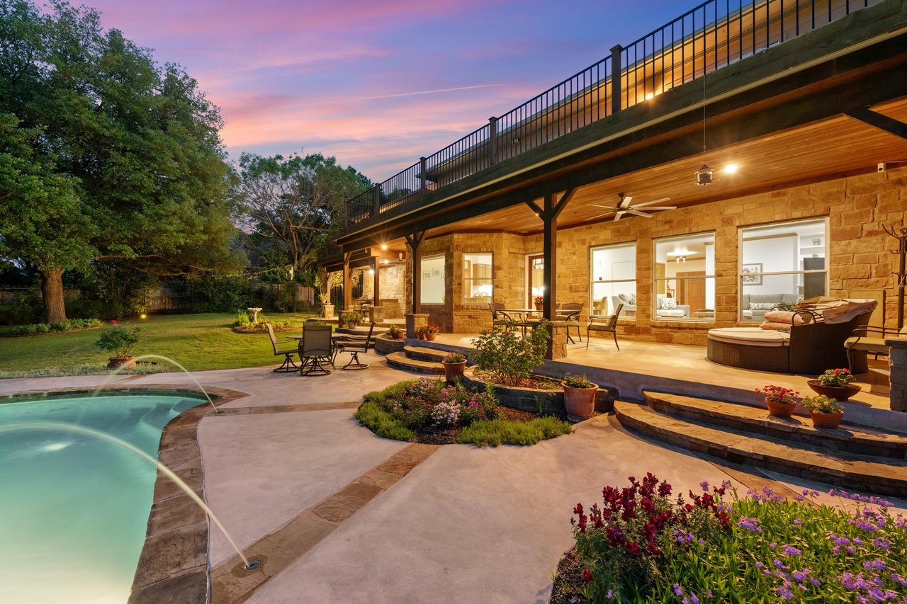 Tucked Away in West Lake Hills